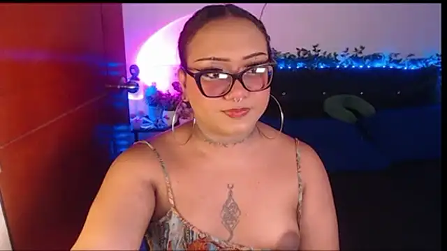 Snapshot of LiaScarlett chatting on June 17, 2026, 1:30 am LiaScarlett online show from June 17, 2026, 1:30 am