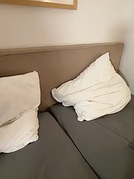 Alisa-Marie online show from November 14, 2025, 4:06 pm