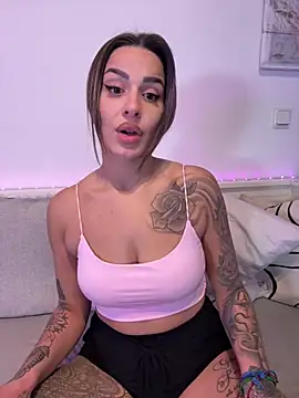 Snapshot of Alisa-Marie chatting on February 20, 2026, 1:33 pm Alisa-Marie online show from February 20, 2026, 1:33 pm