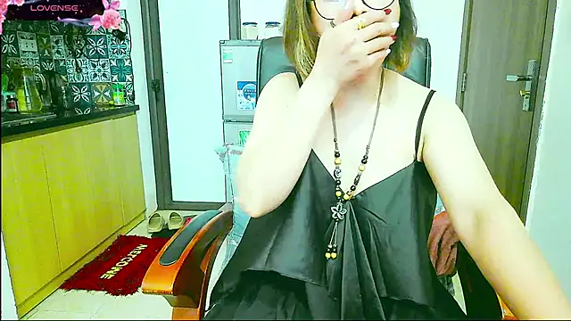 Miu-Le online show from October 1, 2025, 9:48 am