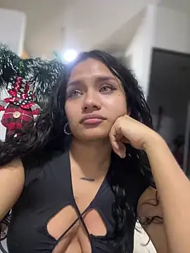 Snapshot of Riana_Kean chatting on December 4, 2024, 5:49 am Riana Kean online show from December 4, 2024, 5:49 am
