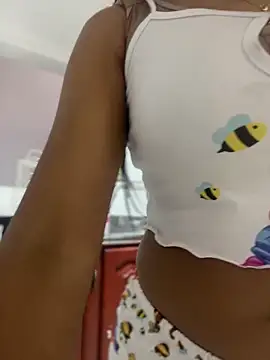 Snapshot of Riana_Kean chatting on October 17, 2025, 10:12 pm Riana Kean online show from October 17, 2025, 10:12 pm