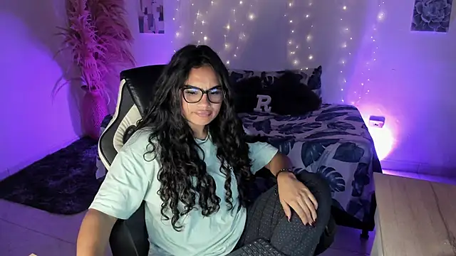 Riana Kean online show from February 16, 2026, 3:46 am