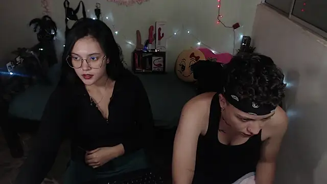 01antoniafranco online show from February 19, 2025, 2:12 am