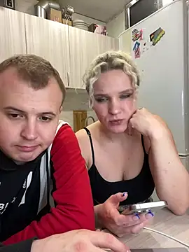 Snapshot of MrMrsRight chatting on January 30, 2025, 5:17 pm MrMrsRight online show from January 30, 2025, 5:17 pm