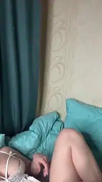 Snapshot of MrMrsRight chatting on February 17, 2025, 8:15 pm MrMrsRight online show from February 17, 2025, 8:15 pm