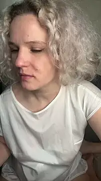 Snapshot of MrMrsRight chatting on February 20, 2025, 11:53 am MrMrsRight online show from February 20, 2025, 11:53 am