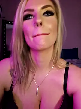 ellieconradxo online show from February 8, 2025, 9:15 pm