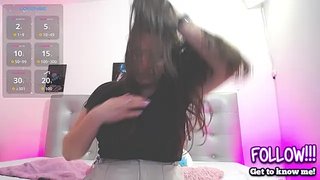 horny-juliette online show from March 10, 2026, 3:28 pm