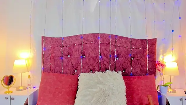 CristalSofiaHOT online show from December 22, 2025, 2:47 pm