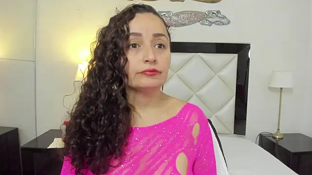  luna  sweet  online show from February 16, 2025, 3:26 am