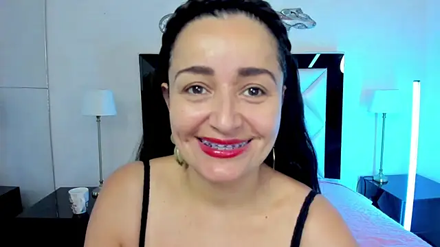  luna  sweet  online show from February 27, 2025, 3:25 am