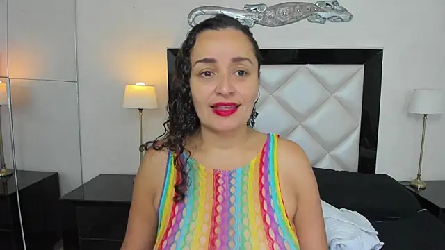  luna  sweet  online show from March 16, 2025, 3:47 am