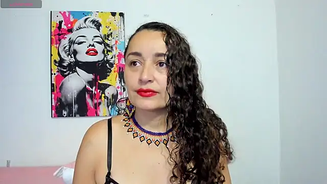  luna  sweet  online show from March 22, 2025, 10:04 pm