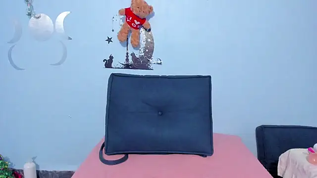  luna  sweet  online show from October 9, 2025, 10:24 am