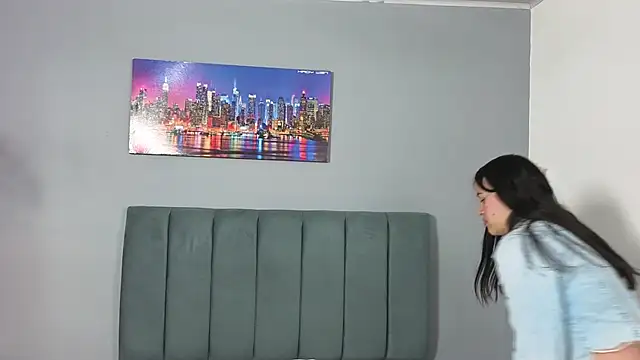 Snapshot of Alli_cooper chatting on May 13, 2026, 1:30 pm Alli cooper online show from May 13, 2026, 1:30 pm