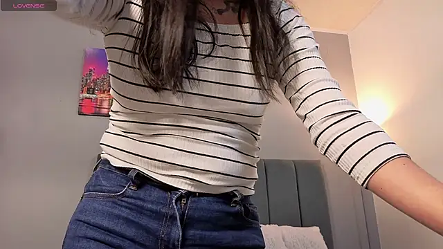Snapshot of Alli_cooper chatting on June 17, 2026, 1:56 pm Alli cooper online show from June 17, 2026, 1:56 pm