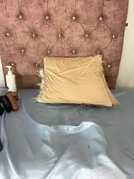 LUISA SEXY  online show from February 27, 2026, 3:39 am