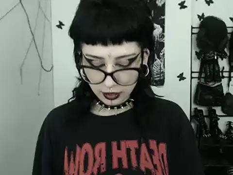 n0sferatus   online show from December 21, 2025, 3:57 am