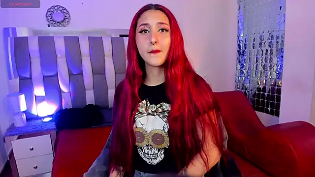 Snapshot of Megan_wolf1_ chatting on December 4, 2024, 4:32 am Megan wolf1  online show from December 4, 2024, 4:32 am