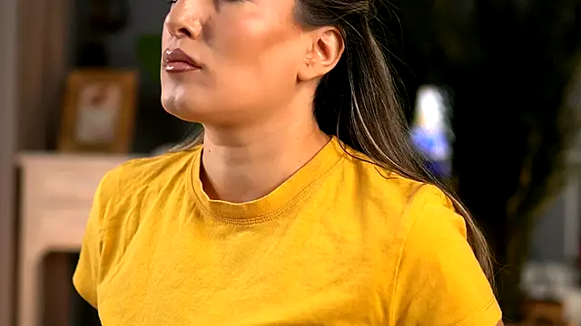 KellyMathews online show from September 11, 2025, 2:00 am