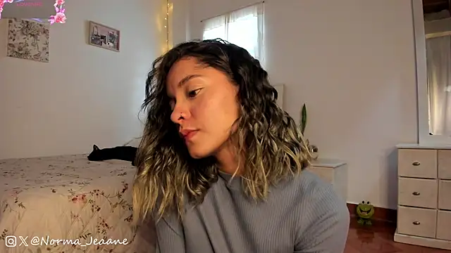 Norma-Jeaane online show from January 17, 2025, 7:49 pm