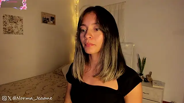 Norma-Jeaane online show from February 17, 2025, 9:41 pm