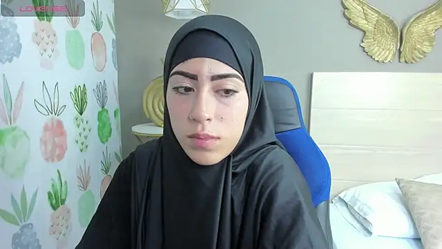 chaymae nah  online show from January 9, 2025, 2:22 am