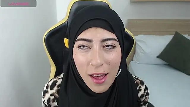 chaymae nah  online show from March 21, 2025, 12:28 pm