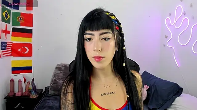 chaymae nah  online show from July 7, 2026, 8:57 pm