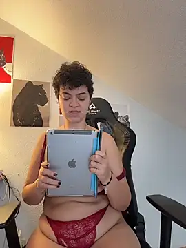 rafamarianoofc online show from November 10, 2025, 2:05 pm