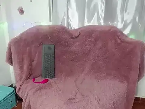 ameliefederline11 online show from December 30, 2024, 2:42 am