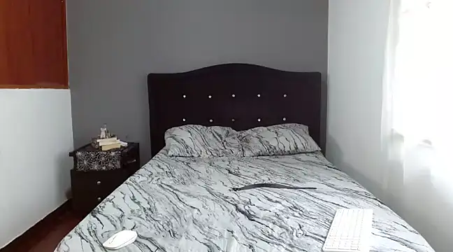 Emilia 1995 online show from February 24, 2025, 12:37 pm