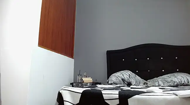 Emilia 1995 online show from March 16, 2025, 9:26 pm