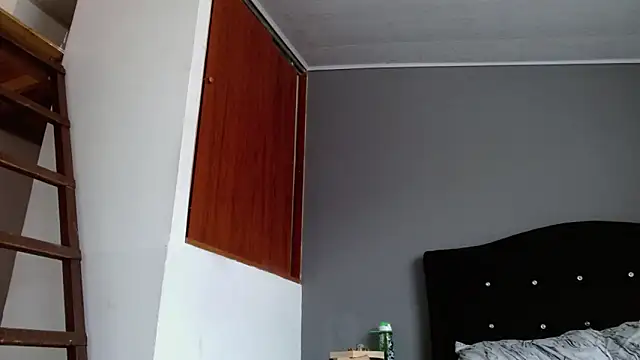 Emilia 1995 online show from June 3, 2026, 2:33 pm