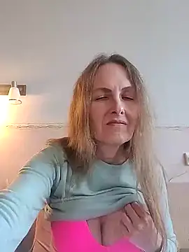 Evelina cute online show from October 5, 2025, 11:30 am