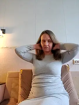 Evelina cute online show from April 5, 2026, 1:19 pm