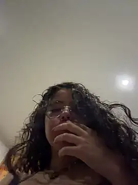 Snapshot of Antoniart_ chatting on May 14, 2026, 2:29 am Antoniart online show from May 14, 2026, 2:29 am