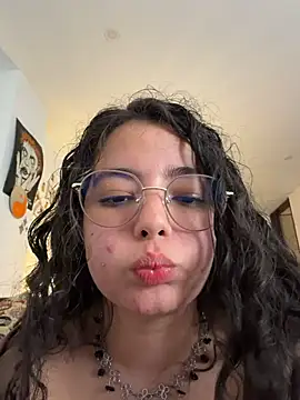 Snapshot of Antoniart_ chatting on June 17, 2026, 3:20 am Antoniart online show from June 17, 2026, 3:20 am