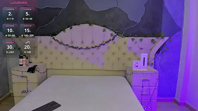 Snapshot of AmberGreyy_ chatting on November 10, 2025, 5:23 pm AmberGreyy online show from November 10, 2025, 5:23 pm