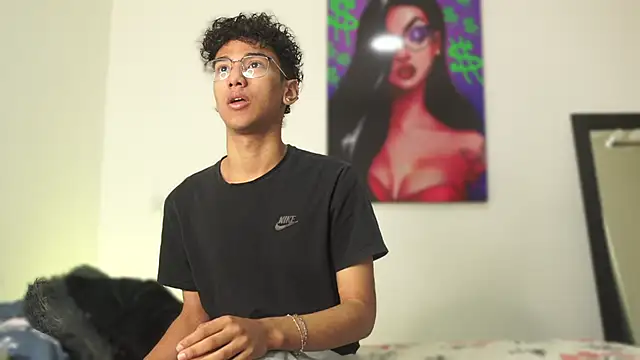 harrytwink18 online show from December 5, 2024, 1:28 pm