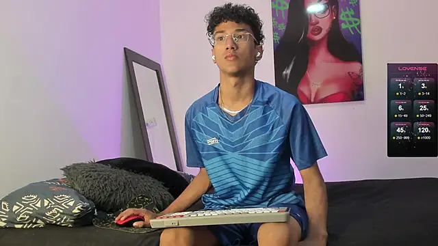 harrytwink18 online show from February 20, 2025, 1:08 pm