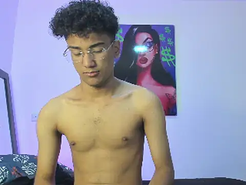 harrytwink18 online show from February 24, 2025, 6:04 pm