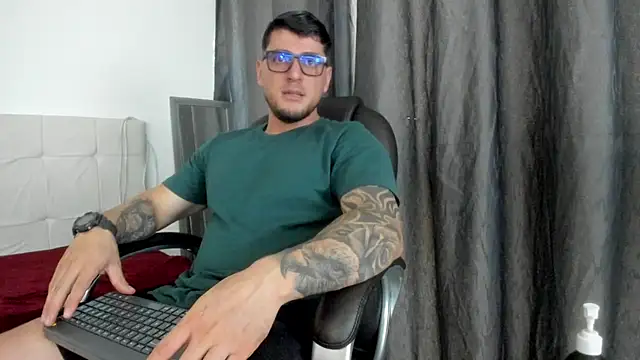 Teilor Creed online show from November 10, 2025, 7:24 pm