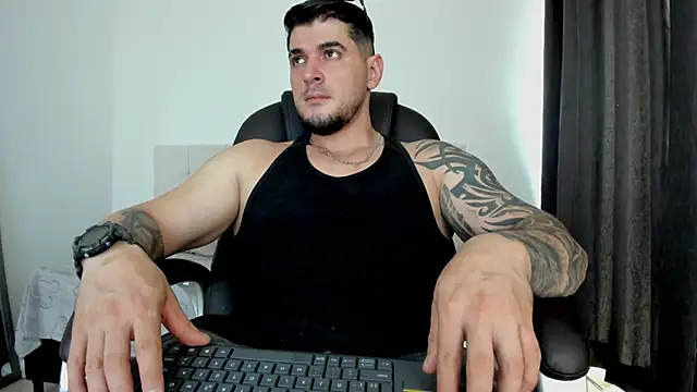 Teilor Creed online show from November 24, 2025, 6:51 pm