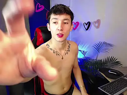 Snapshot of SebasstianGrand chatting on February 16, 2025, 9:05 pm SebasstianGrand online show from February 16, 2025, 9:05 pm