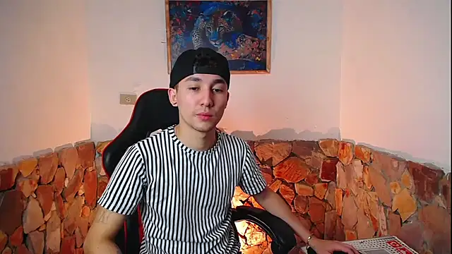 Snapshot of SebasstianGrand chatting on December 2, 2025, 2:17 am SebasstianGrand online show from December 2, 2025, 2:17 am