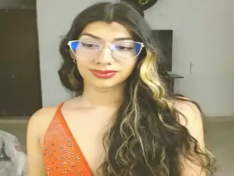 engielphoenis14 online show from January 15, 2025, 1:41 pm