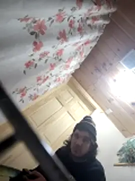 Snapshot of Lilsmokeshow017 chatting on December 20, 2025, 2:40 am Lilsmokeshow017 online show from December 20, 2025, 2:40 am