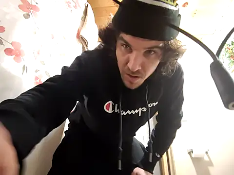 Snapshot of Lilsmokeshow017 chatting on December 21, 2025, 3:13 am Lilsmokeshow017 online show from December 21, 2025, 3:13 am